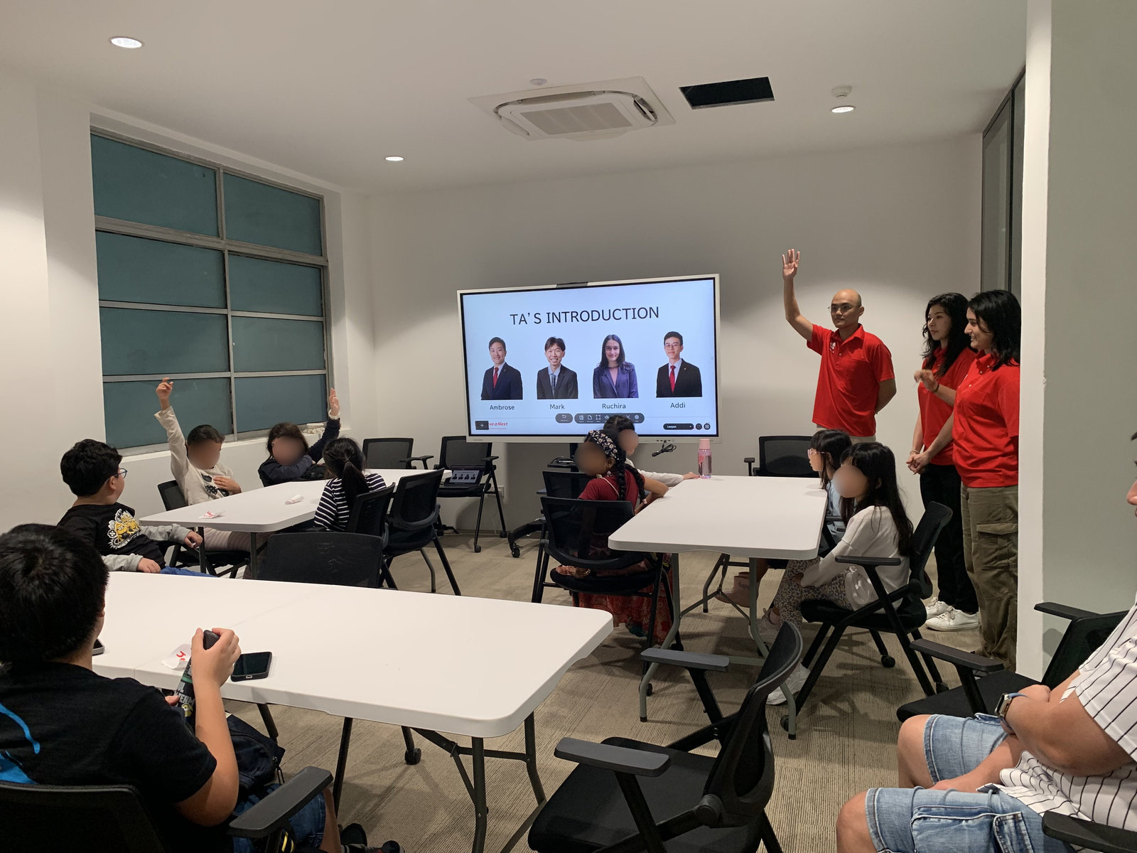 Workshop for Children Held in Singapore in Collaboration with Leave a Nest Co., Ltd.